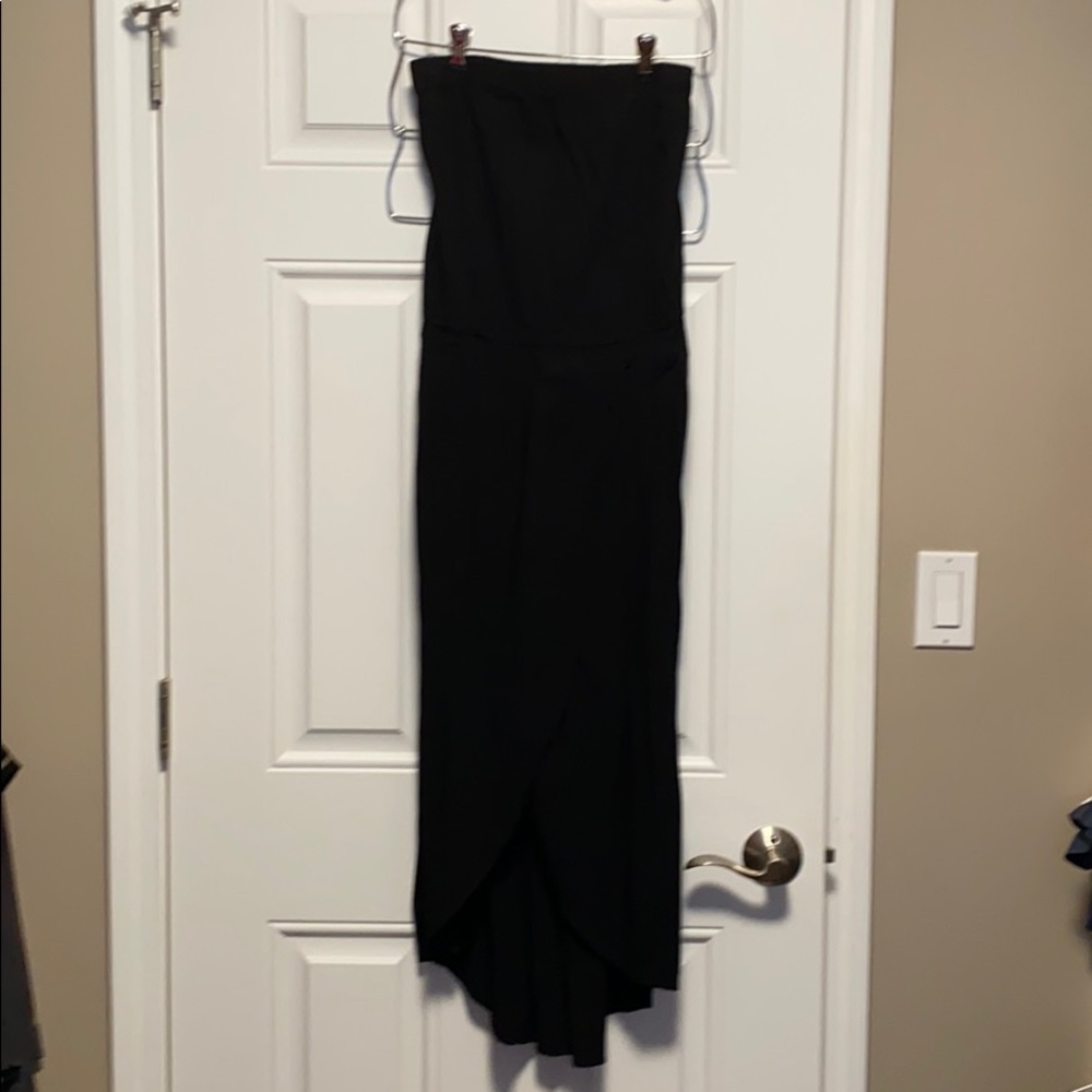 Casual strapless black dress